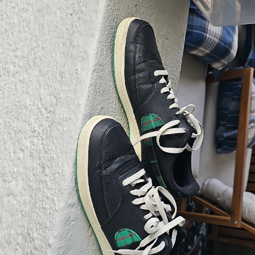 Nike Black and Green Men's Sneakers
